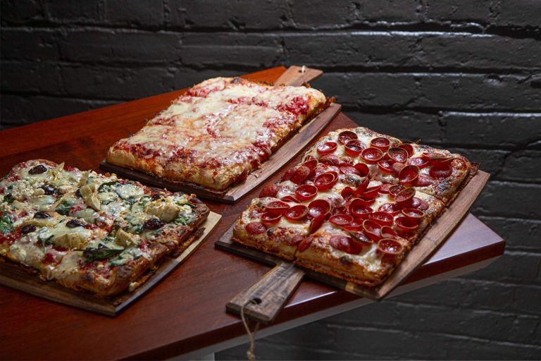 Pinhalla Pinhalla Pinball & Pizzeria - 516 Fisgard St, Victoria BC